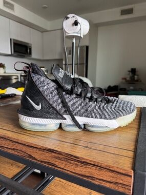 Nike LeBron 16 Oreo King Jame Basketball Shoes 2018 Release